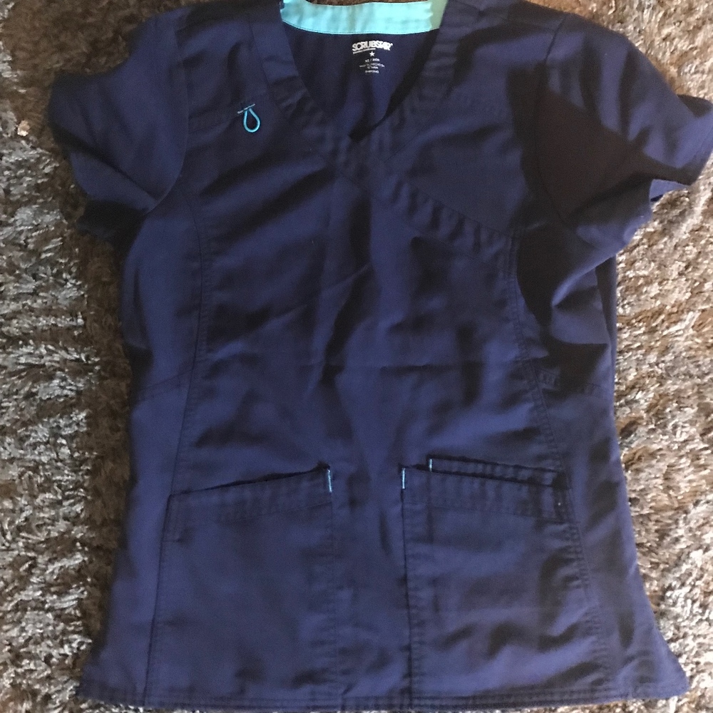Scrub top